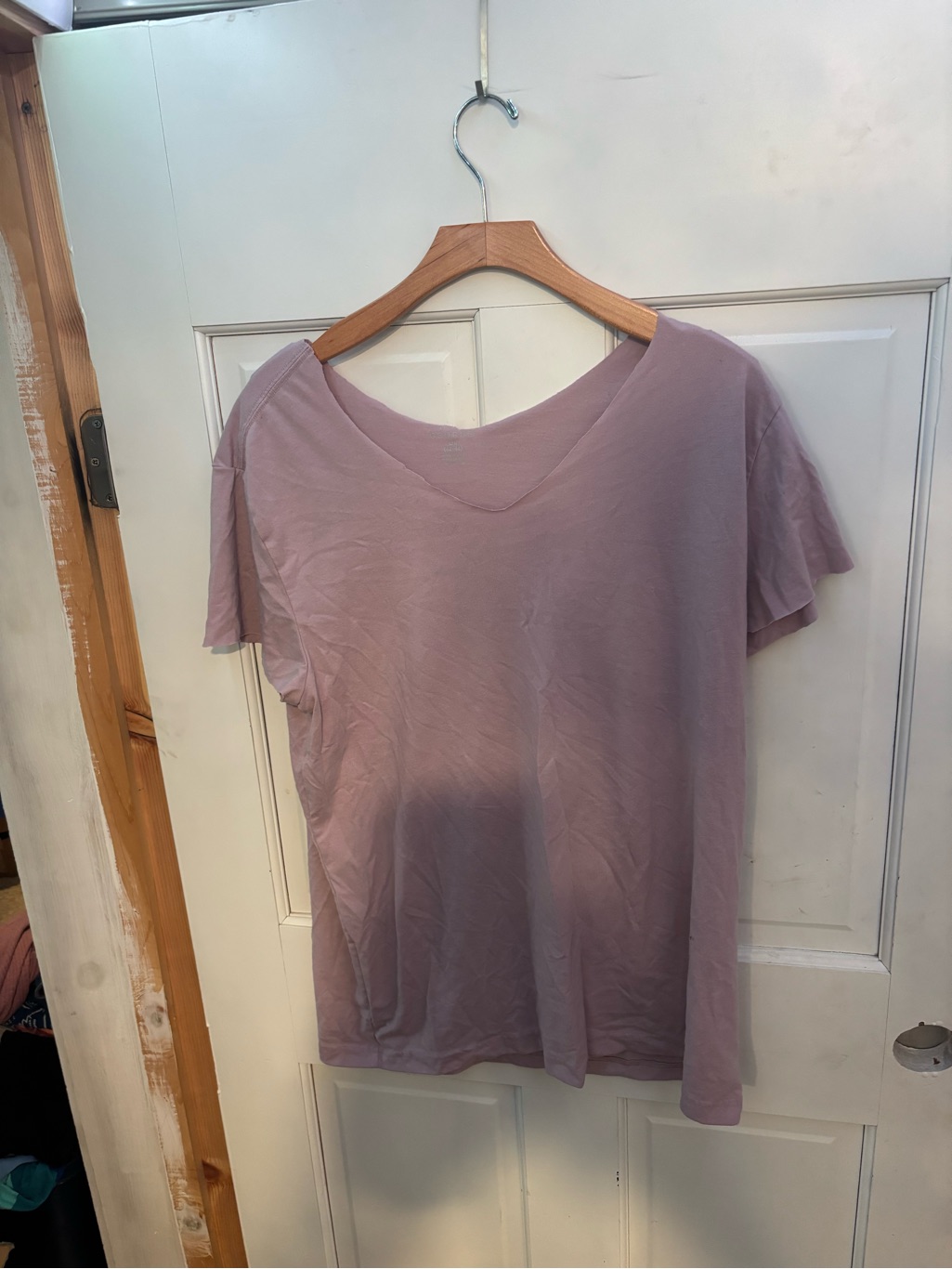 Soft V-Neck Women's Top In Dusty Lavender
